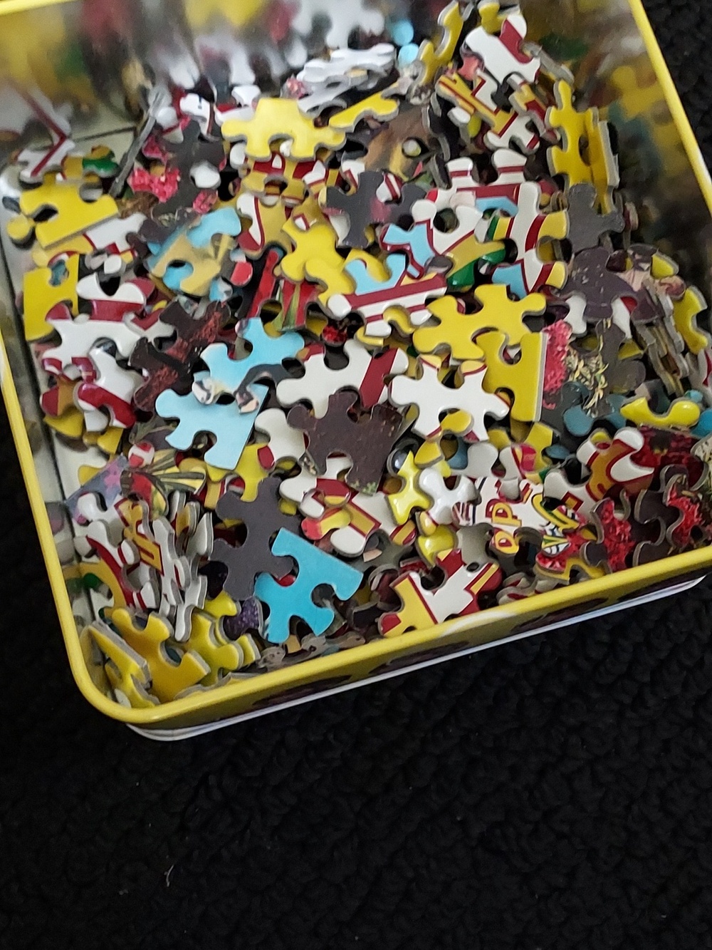 Beatles Collectible Sgt. Peppers Puzzle Tin - Picture 5 of 5